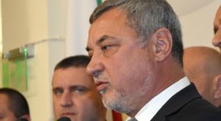 Шефът на парламентарната група на Обединени патриоти Волен Сидеров защити
