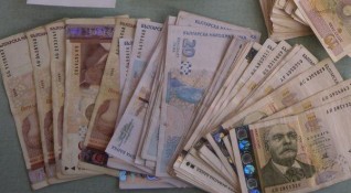 Налице е устойчива тенденция за увеличаване на доходите на българите