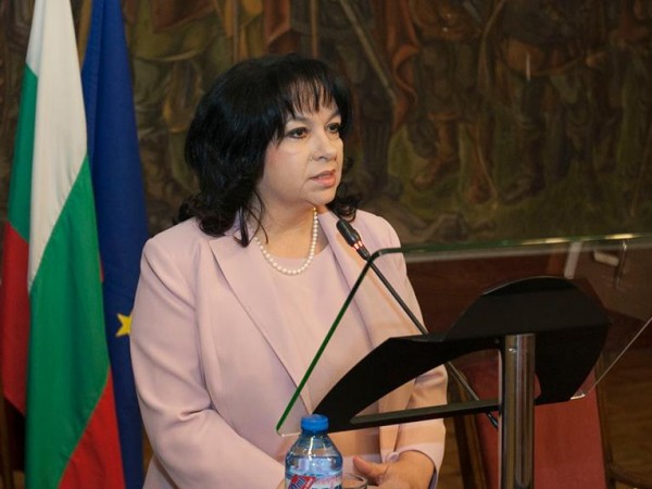 Енергийният министър Теменужка Петрова увери, че за оборудването на АЕЦ