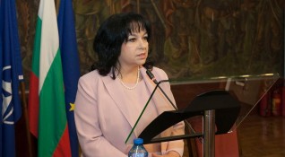 Енергийният министър Теменужка Петрова увери че за оборудването на АЕЦ