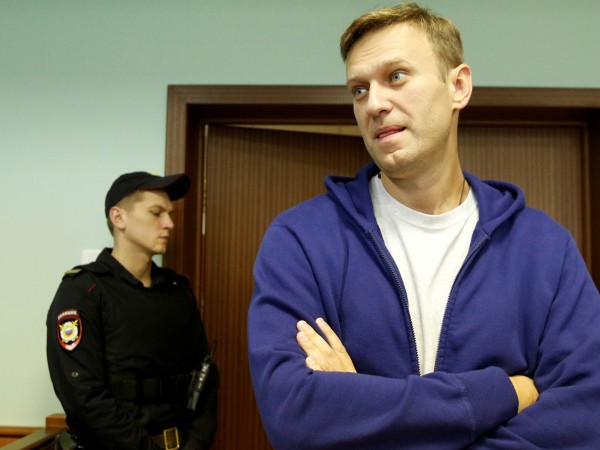 Руският блогър и опозиционер Алексей Навални бе освободен след 20