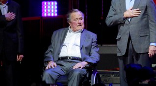 Бившият американски президент Джордж Буш старши се извини отново снощи след