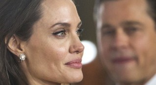 За разрива на отношенията и развода между Анджелина Джоли и