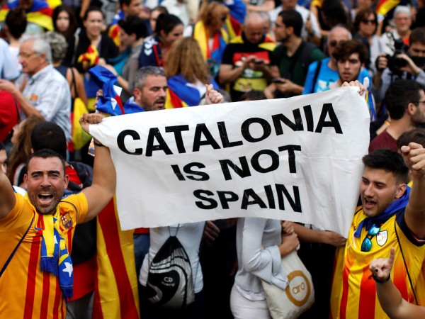 Испанският министър-председател Мариано Рахой призова днес за спокойствие, след като