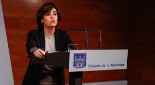 Испанското правителство суспендира автономията на Каталуня и пое контрола върху