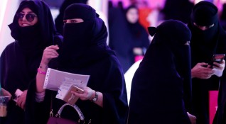 Саудитска Арабия ще разреши жени да посещават спортни събития на