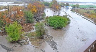 Започна масова дезинфекция на пострадалите от наводнението райони в Община