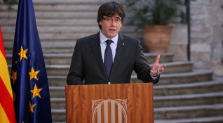 Белгийският адвокат Пол Бекар съобщи че уволненият каталунски лидер Карлес