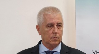 БСП използва оставката на здравния министър Николай Петров за да