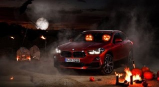 Германският производител BMW също отбеляза днешния Хелоуин като в случая
